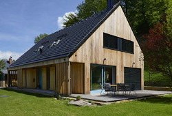 V dobré společnosti